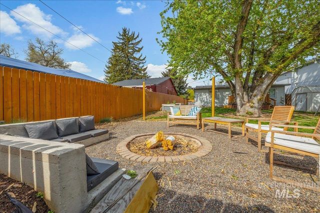 2116 S Pacific St, Boise, ID 83705