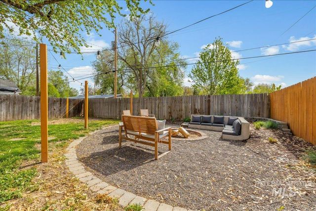 2116 S Pacific St, Boise, ID 83705