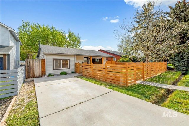 2116 S Pacific St, Boise, ID 83705