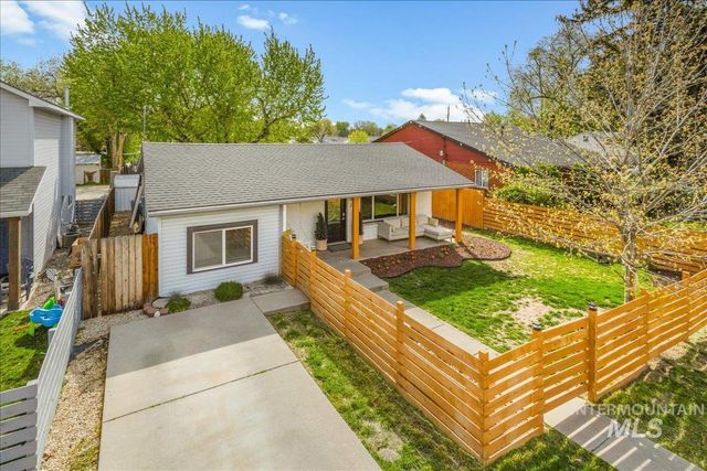 2116 S Pacific St, Boise, ID 83705