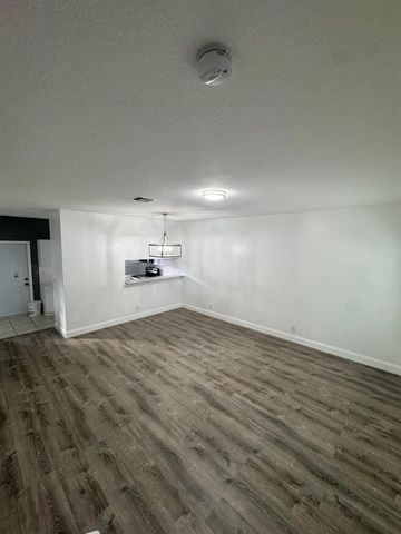 1133 Colonial Palms Way 1133, Palm Springs, FL 33406