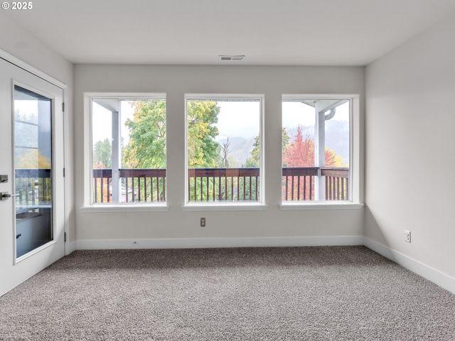 6722 N RICHMOND Ave, Portland, OR 97203