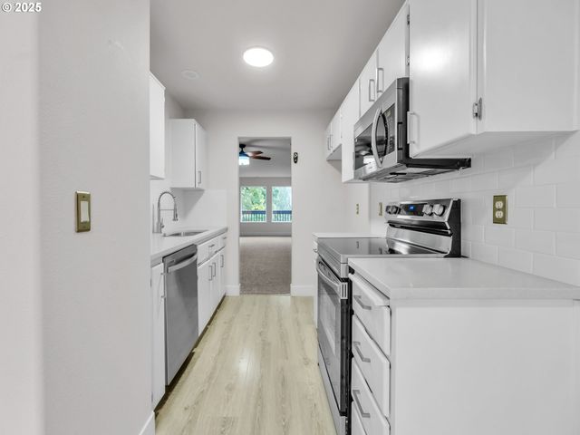 6722 N RICHMOND Ave, Portland, OR 97203