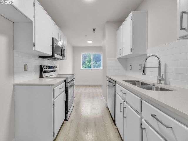 6722 N RICHMOND Ave, Portland, OR 97203