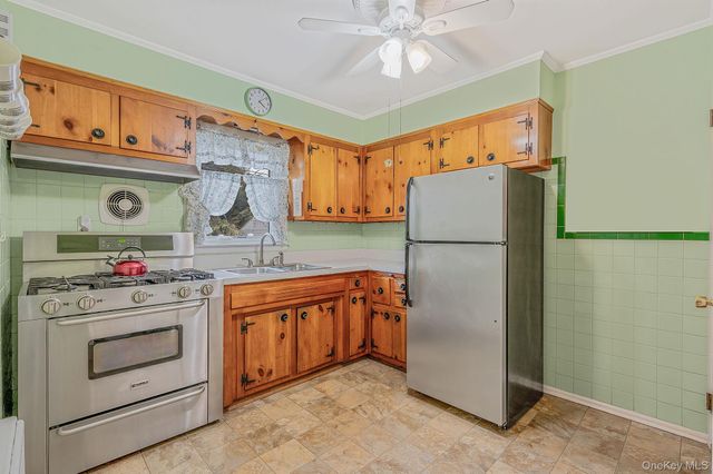 43 E June Street, Lindenhurst, NY 11757