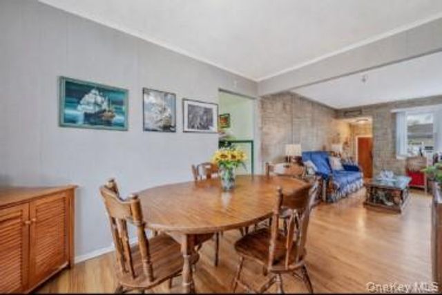 43 E June Street, Lindenhurst, NY 11757