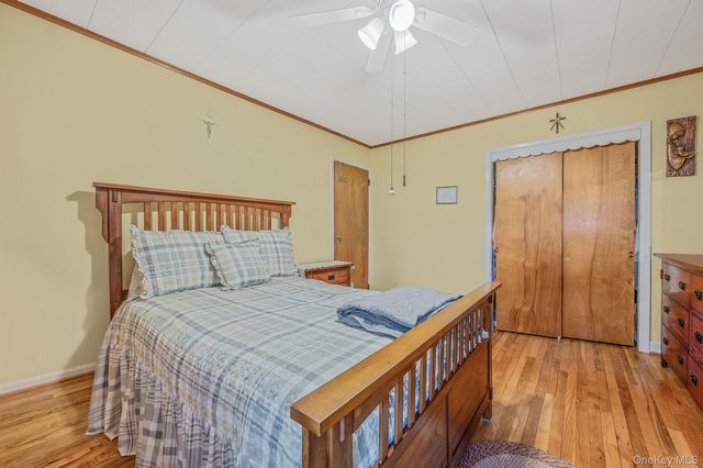 43 E June Street, Lindenhurst, NY 11757