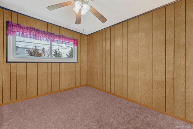 43 E June Street, Lindenhurst, NY 11757