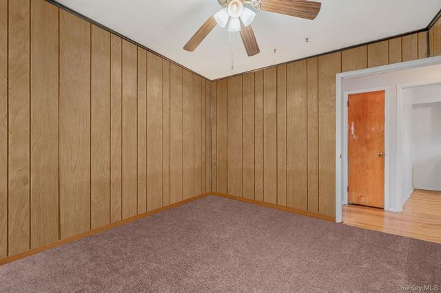 43 E June Street, Lindenhurst, NY 11757