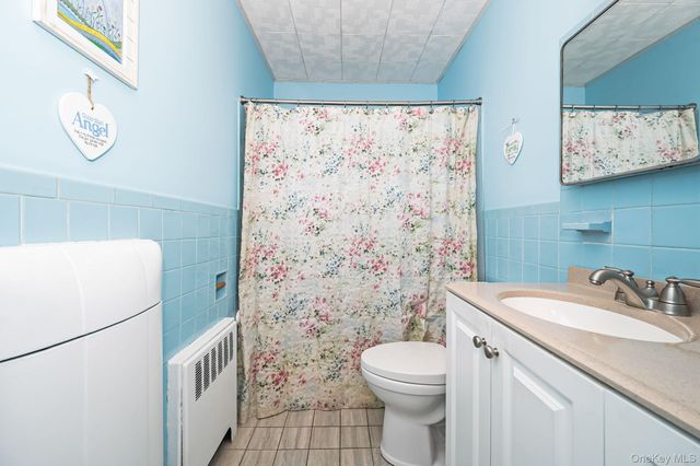 43 E June Street, Lindenhurst, NY 11757