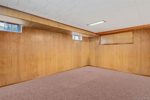 43 E June Street, Lindenhurst, NY 11757