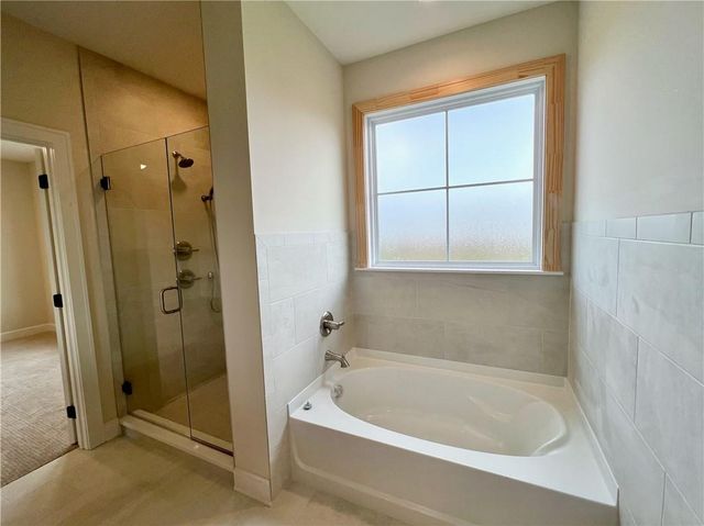 306 Stoneridge Court, Lawrence, KS 66049