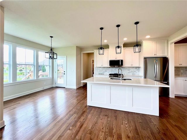 306 Stoneridge Court, Lawrence, KS 66049