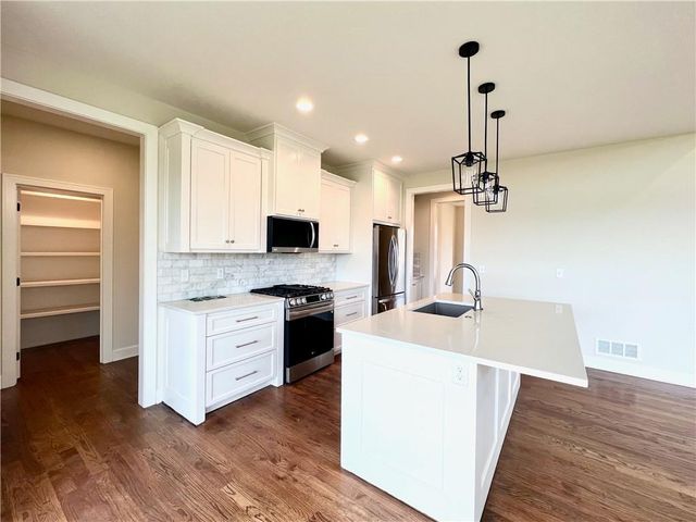 306 Stoneridge Court, Lawrence, KS 66049