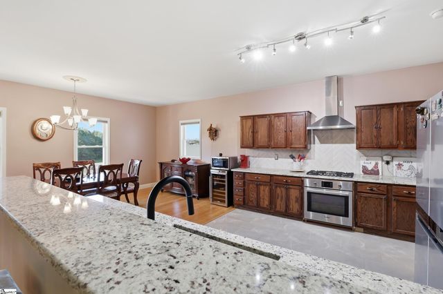 7282 New Cut Road, Inman, SC 29349
