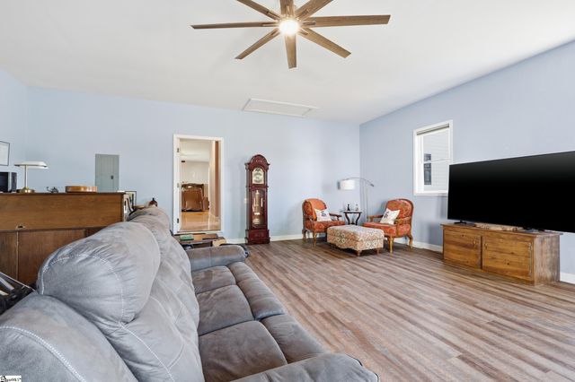 7282 New Cut Road, Inman, SC 29349