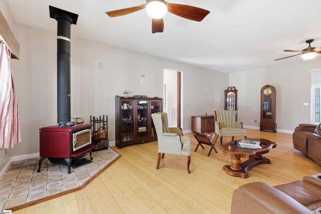 7282 New Cut Road, Inman, SC 29349