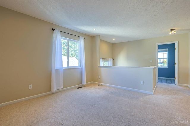 3239 Sycamore Woods Lane, Hamilton, OH 45011