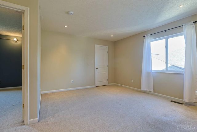 3239 Sycamore Woods Lane, Hamilton, OH 45011