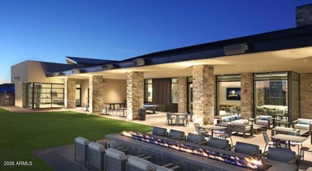 16586 W BRONCO Trail, Surprise, AZ 85387