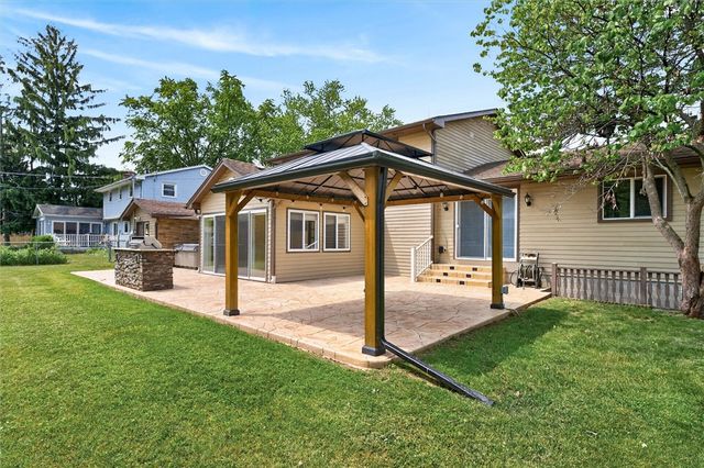 94 Mascot Drive, Greece, NY 14626