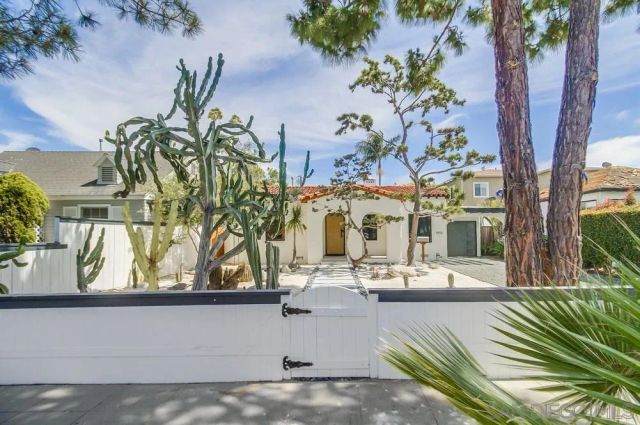 1855 Reed, San Diego, CA 92109