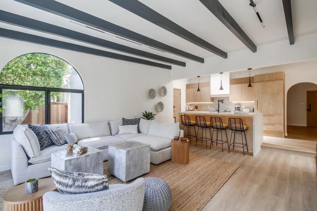 1855 Reed, San Diego, CA 92109