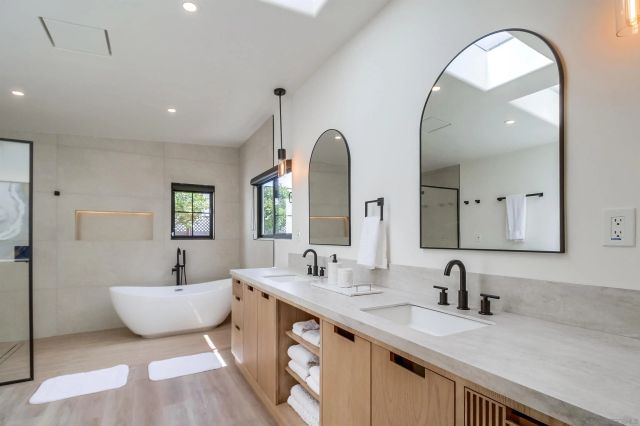 1855 Reed, San Diego, CA 92109