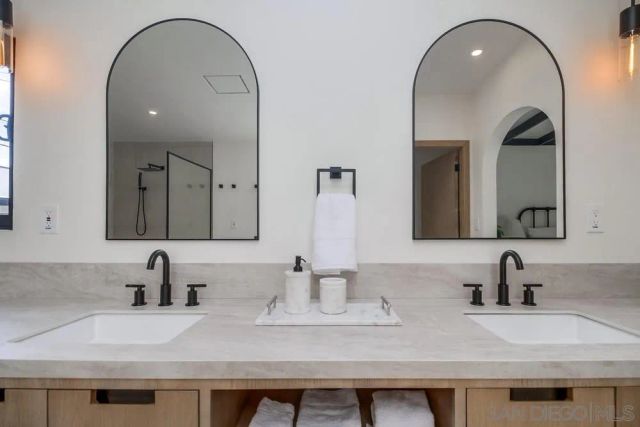 1855 Reed, San Diego, CA 92109