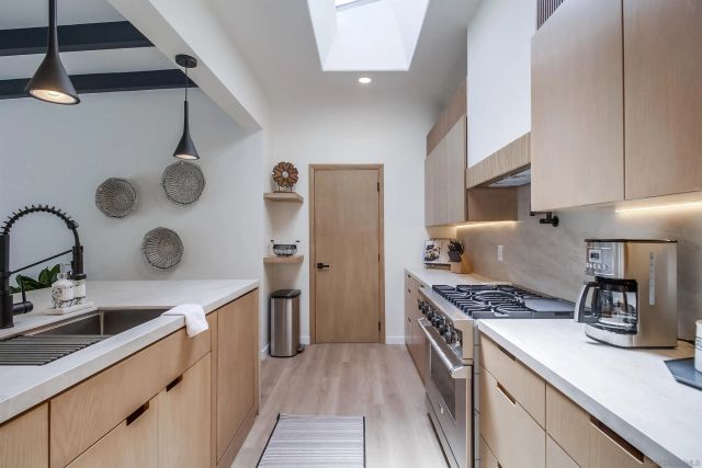 1855 Reed, San Diego, CA 92109
