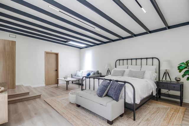 1855 Reed, San Diego, CA 92109