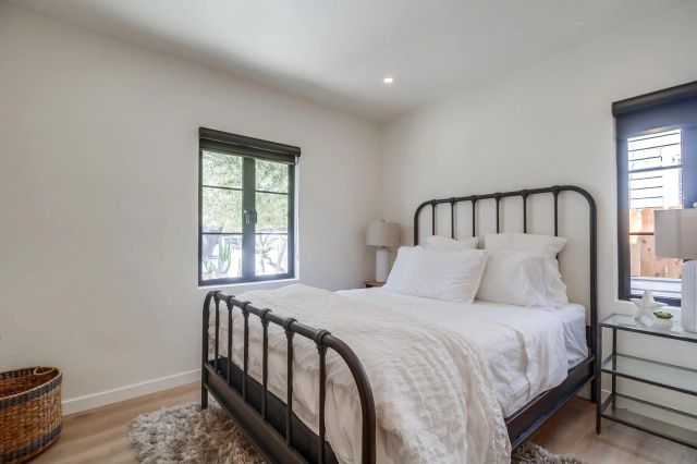 1855 Reed, San Diego, CA 92109