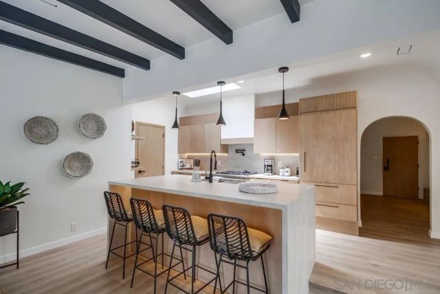 1855 Reed, San Diego, CA 92109