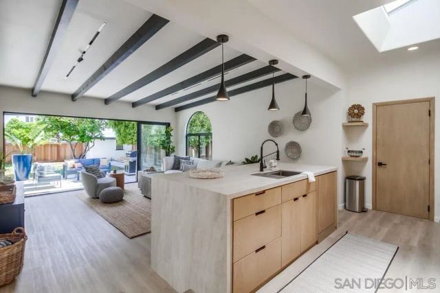 1855 Reed, San Diego, CA 92109