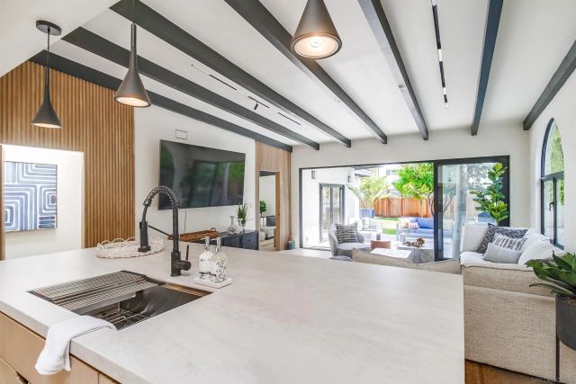 1855 Reed, San Diego, CA 92109