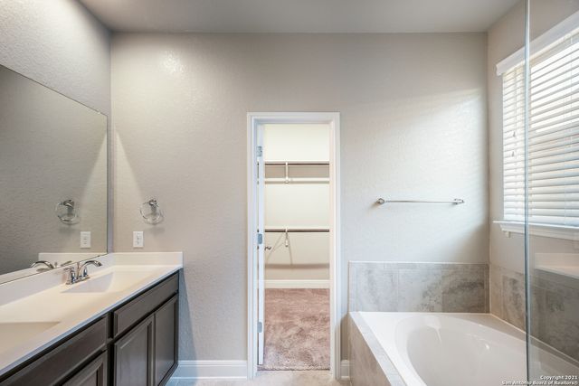 12222 Chena Lk, San Antonio, TX 78249