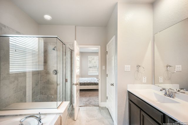 12222 Chena Lk, San Antonio, TX 78249