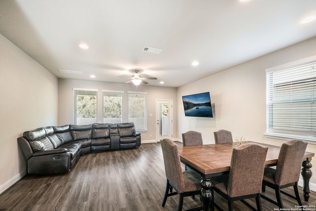 12222 Chena Lk, San Antonio, TX 78249