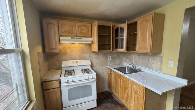 1425 Edwards Avenue, Bronx, NY 10461