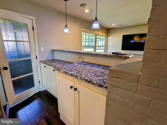 30 FOREST LN, Levittown, PA 19055
