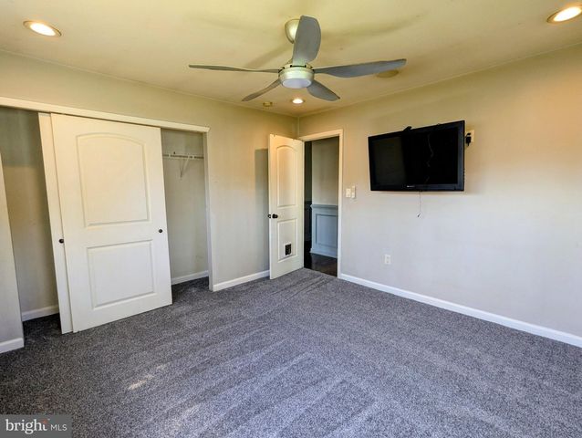 30 FOREST LN, Levittown, PA 19055