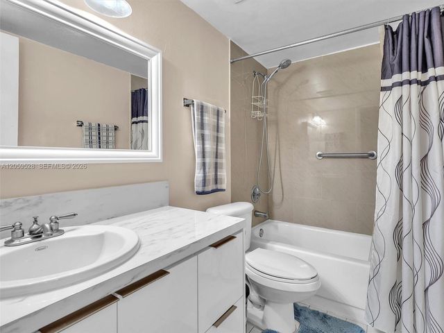5530 W 26th Court 102, Hialeah, FL 33016