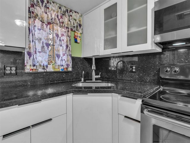 5530 W 26th Court 102, Hialeah, FL 33016