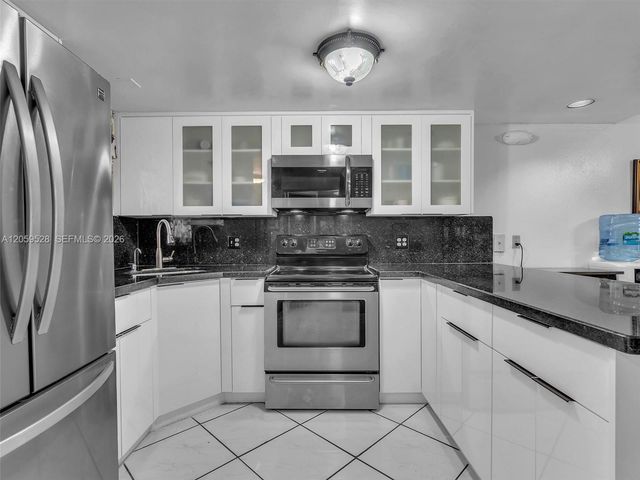 5530 W 26th Court 102, Hialeah, FL 33016