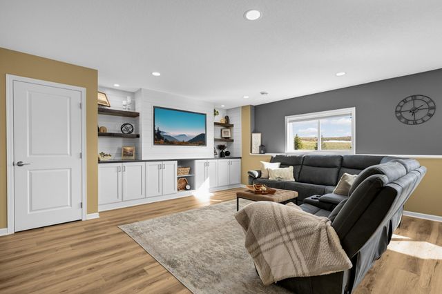 1515 Raymond Drive, Waconia, MN 55387