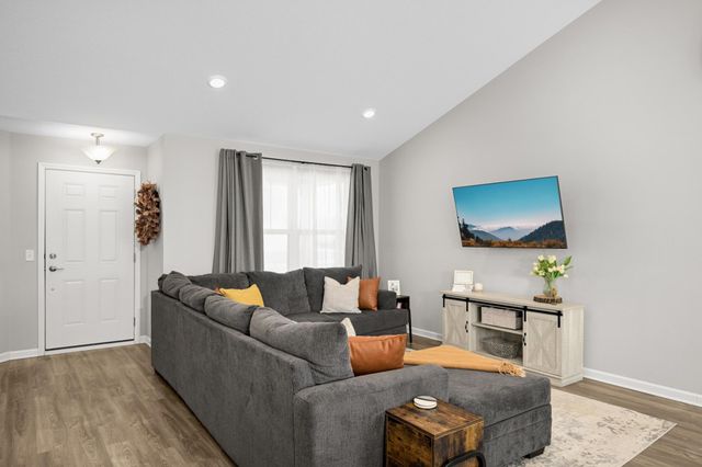 1515 Raymond Drive, Waconia, MN 55387