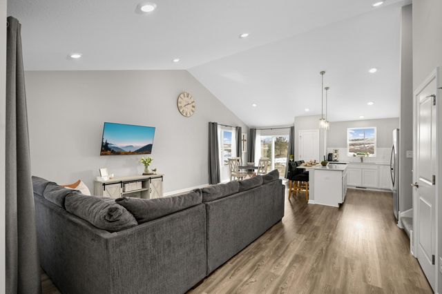 1515 Raymond Drive, Waconia, MN 55387