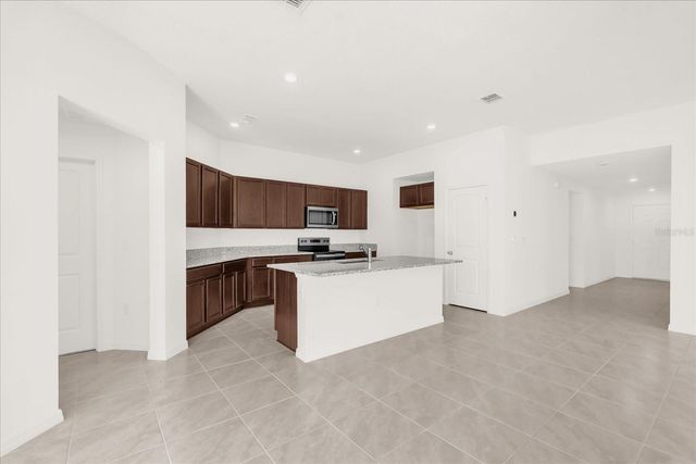 560 MAHOGANY WAY, Dundee, FL 33838