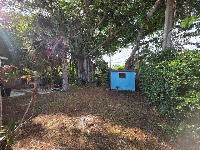 819 Valley Forge Road, West Palm Beach, FL 33405