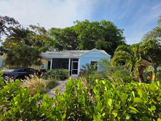 819 Valley Forge Road, West Palm Beach, FL 33405
